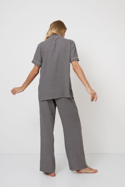 Пижама женская рубашка с брюками Aruelle Isolda pajama long  геометрический принт Isolda pajama long фото