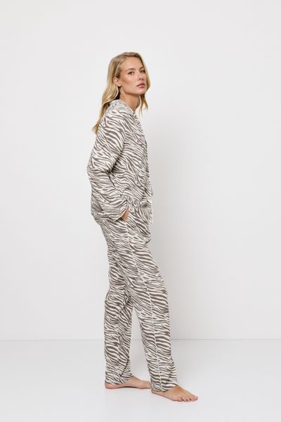 Піжама жіноча сорочка зі штанами Aruelle Manuela pajama long  анімалістичний принт Manuela pajama long фото