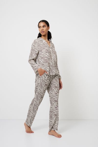 Піжама жіноча сорочка зі штанами Aruelle Manuela pajama long  анімалістичний принт Manuela pajama long фото