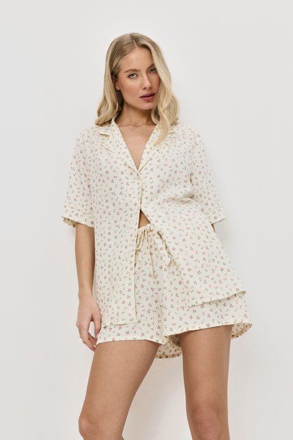 Жіноча піжама з шортами Caprielle short Caprielle pajama short фото